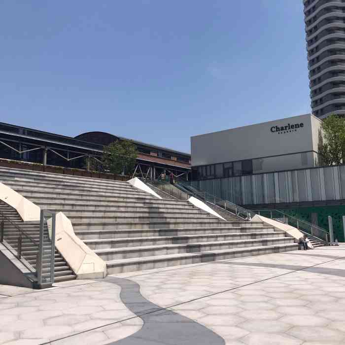 光音广场-"光音广场是一个下沉式广场,集亲子娱乐大口.