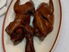 玻璃脆皮乳鸽皇-新雅粤菜馆(南京东路店)