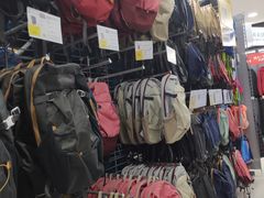 -迪卡侬(高新万达店)