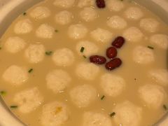 手工自制鱼头鱼丸-黄泥岗·地道湖北菜(奥特莱斯店)