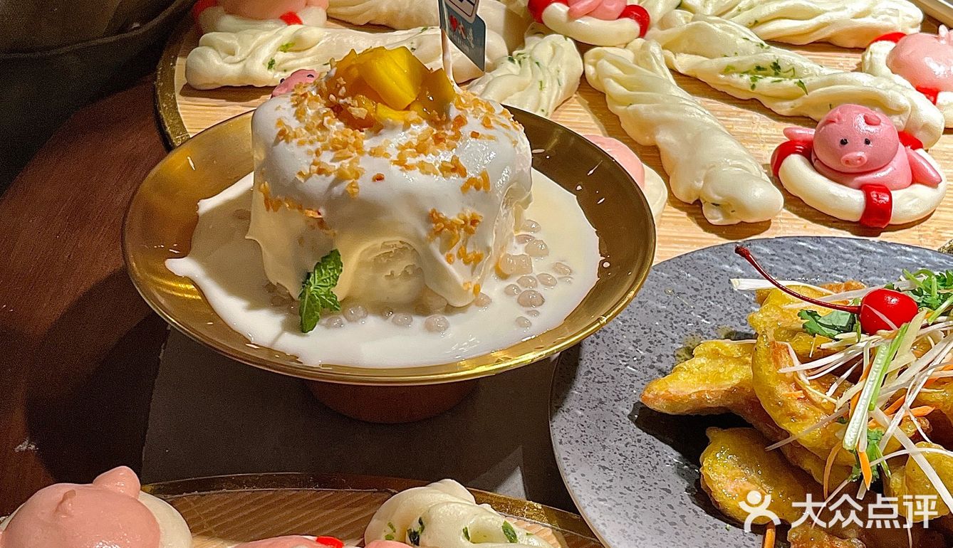 来大连！铁锅炖里还有大龙虾…真没白来🤤