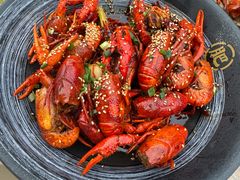 -肥肥虾庄·金牌油焖大虾(汉街SKP店)