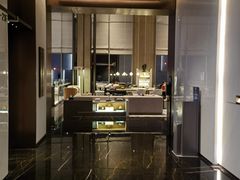 -深圳国际会展中心希尔顿酒店(前海华发冰雪世界店)