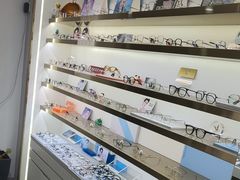 -视野联行眼镜蔡司·依视路官方授权店(顺城店)