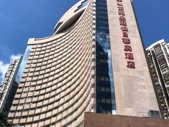 -深圳富苑皇冠假日套房酒店