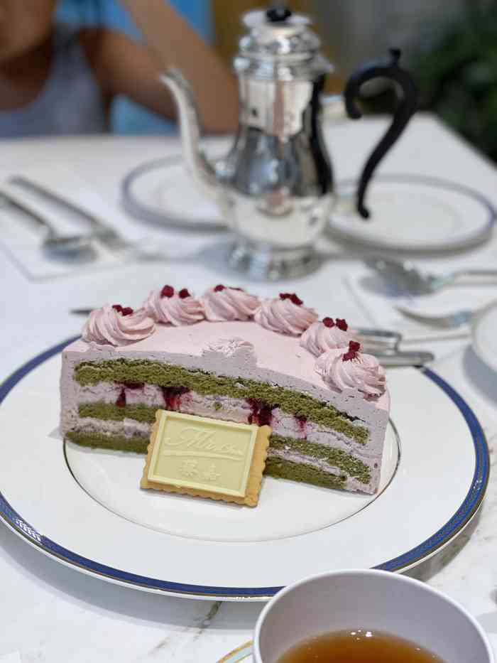 蔡嘉法式甜品(大宁中心店)-"地方比较清静,装修蓝白相间很舒服.