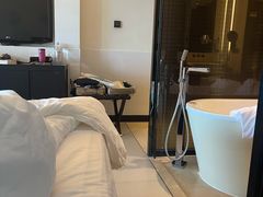 -三亚湾海居铂尔曼度假酒店