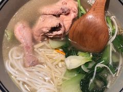 -刀小蛮半只鸡过桥米线(家乐福四元桥店)