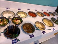 自助调料区-屋头串串(龙潭寺店)