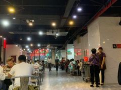 大堂-凤凰路何眼镜香辣蟹(花果园店)