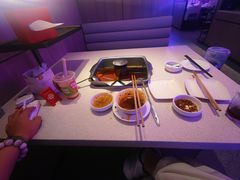 -海底捞火锅(杭州庆春路夜宵主题店)