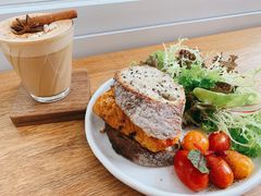 微辣鱼柳三明治-怪 kafe.