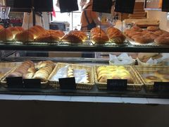 面包甜点陈列柜-仙峰天然面包(迎宾路店)