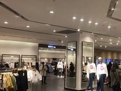 -URBAN REVIVO(佛山南海万达广场店)