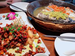 -阿瓦山寨·湘菜现炒·剁椒鱼头王(咸阳总店)
