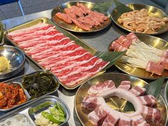 -哈哈碳都·牛肋条无限自助烤肉(台江万达店)