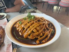 排骨豆角焖卷子-遇见小院—虹鳟鱼•农家菜(怀柔店)