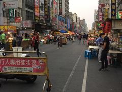 -六合夜市