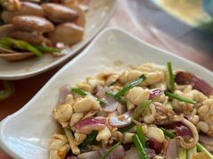 爆炒鱿鱼-三亚火车头万人海鲜广场