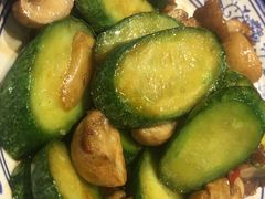 青瓜口蘑-刘胖子家常菜·蹄花焖藕(兴业店)