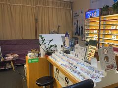 -优医视平价眼镜蔡司依视路折扣工厂店(十里堡店)
