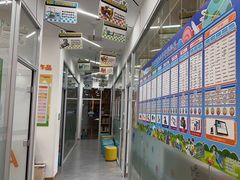 -艾克瑞特机器人教育(金狮校区)