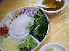 -官塘陈记鱼生·潮汕砂锅粥·牛肉火锅(潮枫路总店)