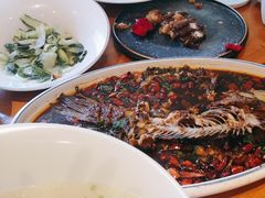 -有红鸡毛店·川菜(建设路店)