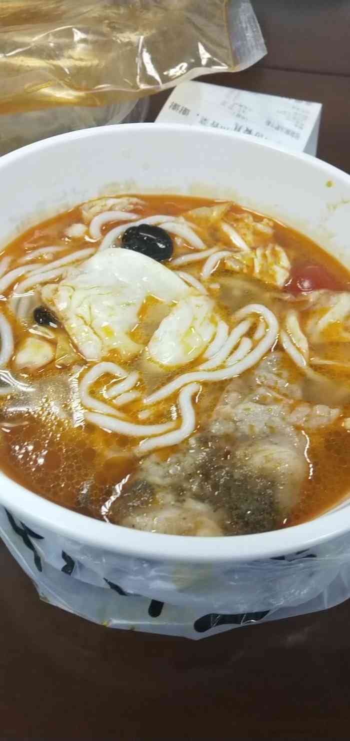 打分 味道还可以吧.酸汤牛肉粉还可以.