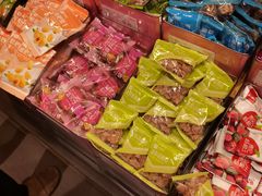 -良品铺子(五角场万达店)