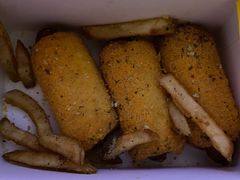 -BHC炸鸡(明洞总店)