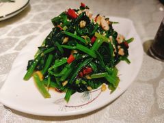 菠菜核桃仁-华盛园卷子王农家菜水库鱼