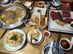 -左庭右院鲜牛肉火锅(金山万达店)