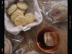 -DOUBLE HAPPINESS 双喜面包咖啡