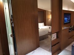-上海滴水湖皇冠假日酒店