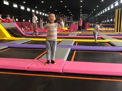 -嘿哟动霸CHUA·新潮玩运动娱乐中心·蹦床滑冰团建乐园