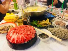 -鲜入围煮花胶鸡海鲜火锅