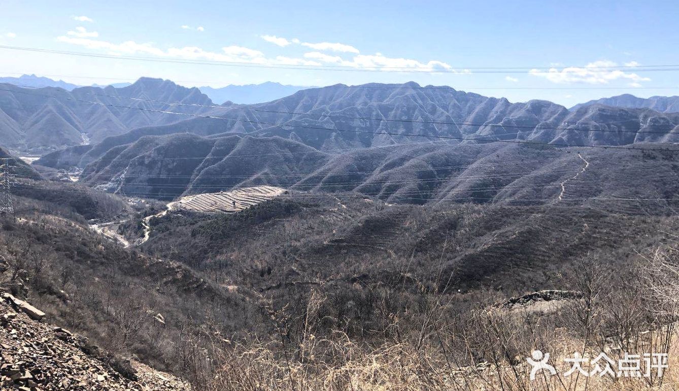 只有到荒郊野外拉風了門頭溝山裡有很多地方還是不錯的