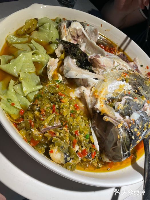 凤凰湘语(世纪汇店)-凤凰剁椒鱼头-菜-凤凰剁椒鱼头图片-上海美食-大