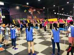 -嘿哟动霸CHUA·新潮玩运动娱乐中心·蹦床滑冰团建乐园