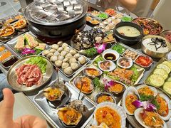 -围炉肉舍•炭烤活鳗•丹东海鲜烤肉(步行街店)