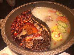 骨汤鸳鸯锅-潘小辣鲜肉老火锅