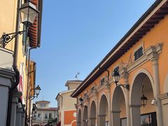 -佛罗伦萨小镇广佛名品奥特莱斯(疏港路店)