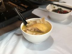 -鲜入围煮花胶鸡海鲜火锅