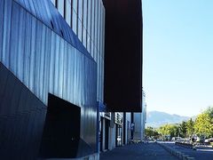 -草场地艺术区