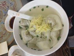 -笑来喜馄饨小笼工坊(通扬路店)