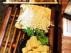 -老牌坊云南鱼豆花火锅(爱建店)
