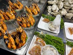 -席娜卡琳火车铁道夜市