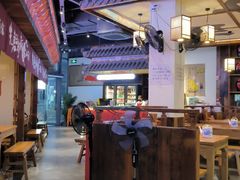 大堂-先启半步颠小酒馆(白麓里店)