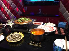 -唯爱KTV聚会餐厅(仙林东城汇店)